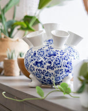 Nagy delfti kék tulipánváza lábakon