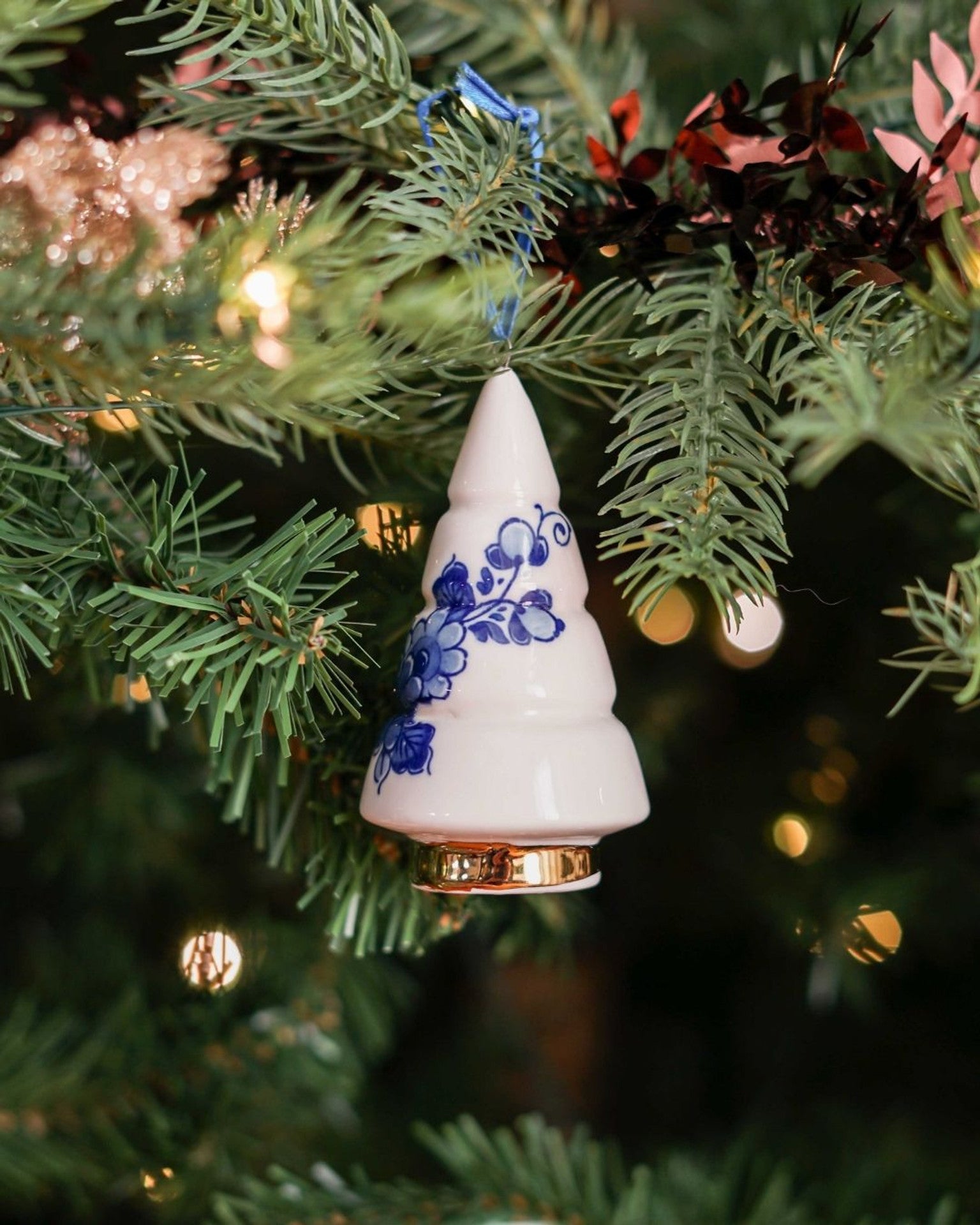 Kúpos karácsonyfa alakú karácsonyi dísz – 9,5 cm