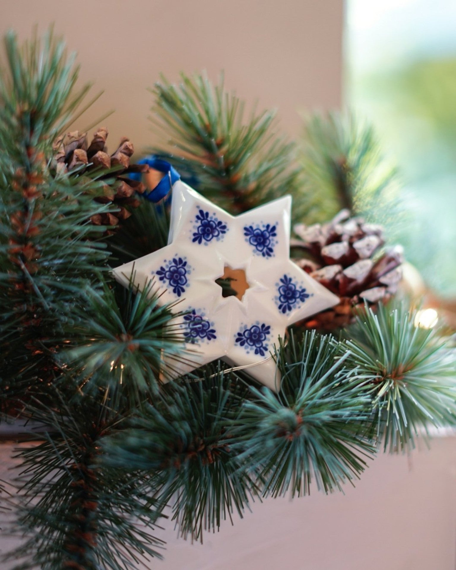 Christmas ornament star 2 - 8,5 cm