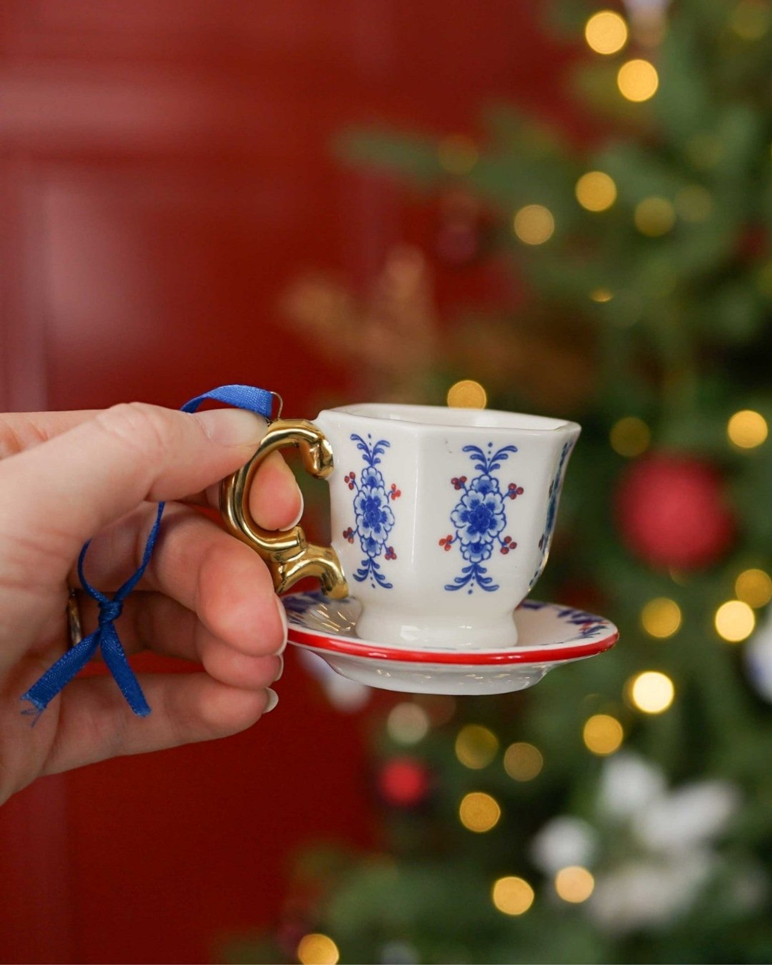 Teáscsésze alakú karácsonyi dísz – Vintage – 9 cm