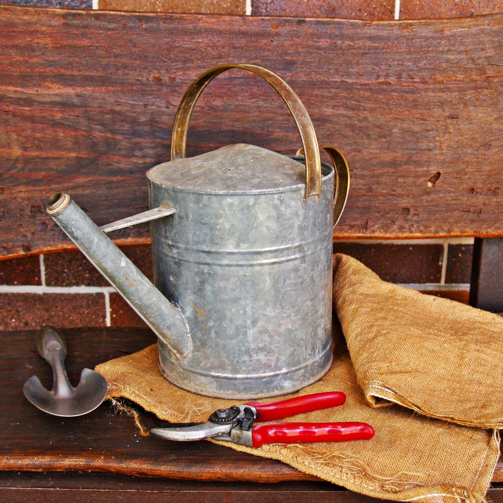 <strong>Eszközök & Felszerelések</strong>